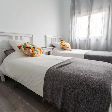 Beautiful Newly Renovated 3 Bedroom *