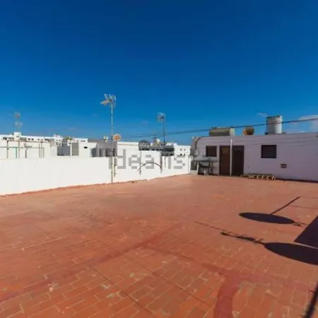 Beautiful Newly Renovated 3 Bedroom *